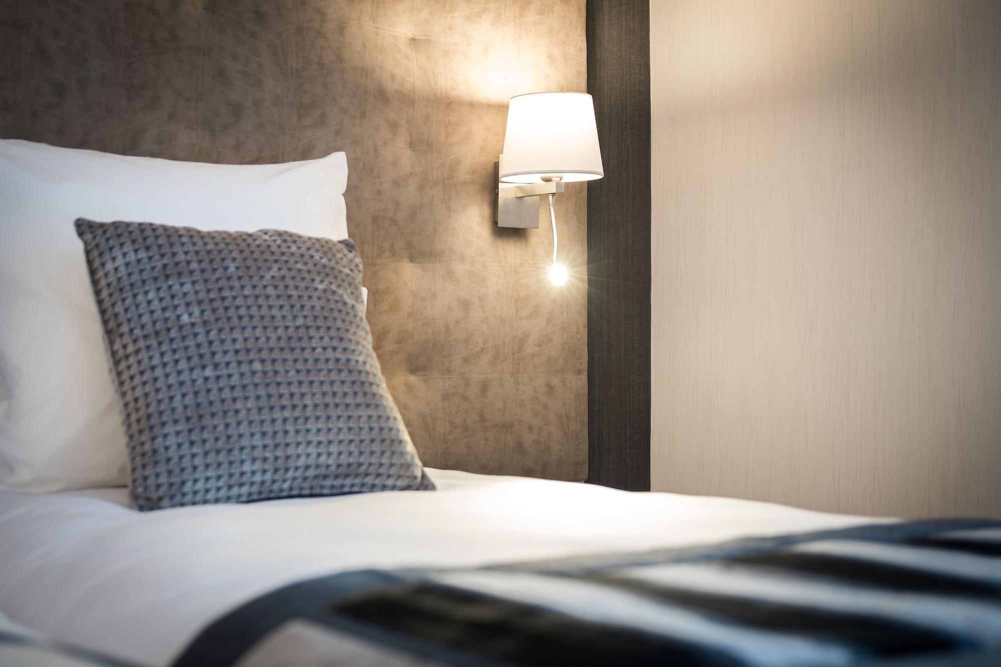 Hotel Le Rive Droite & Spa Lourdes Exteriör bild